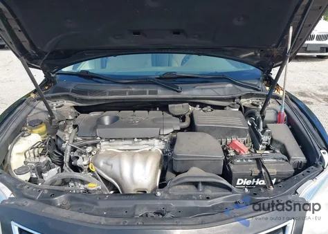 2010 Toyota Camry Le z USA, uszkodzony, nr VIN 4T1BF3EK2AU108080